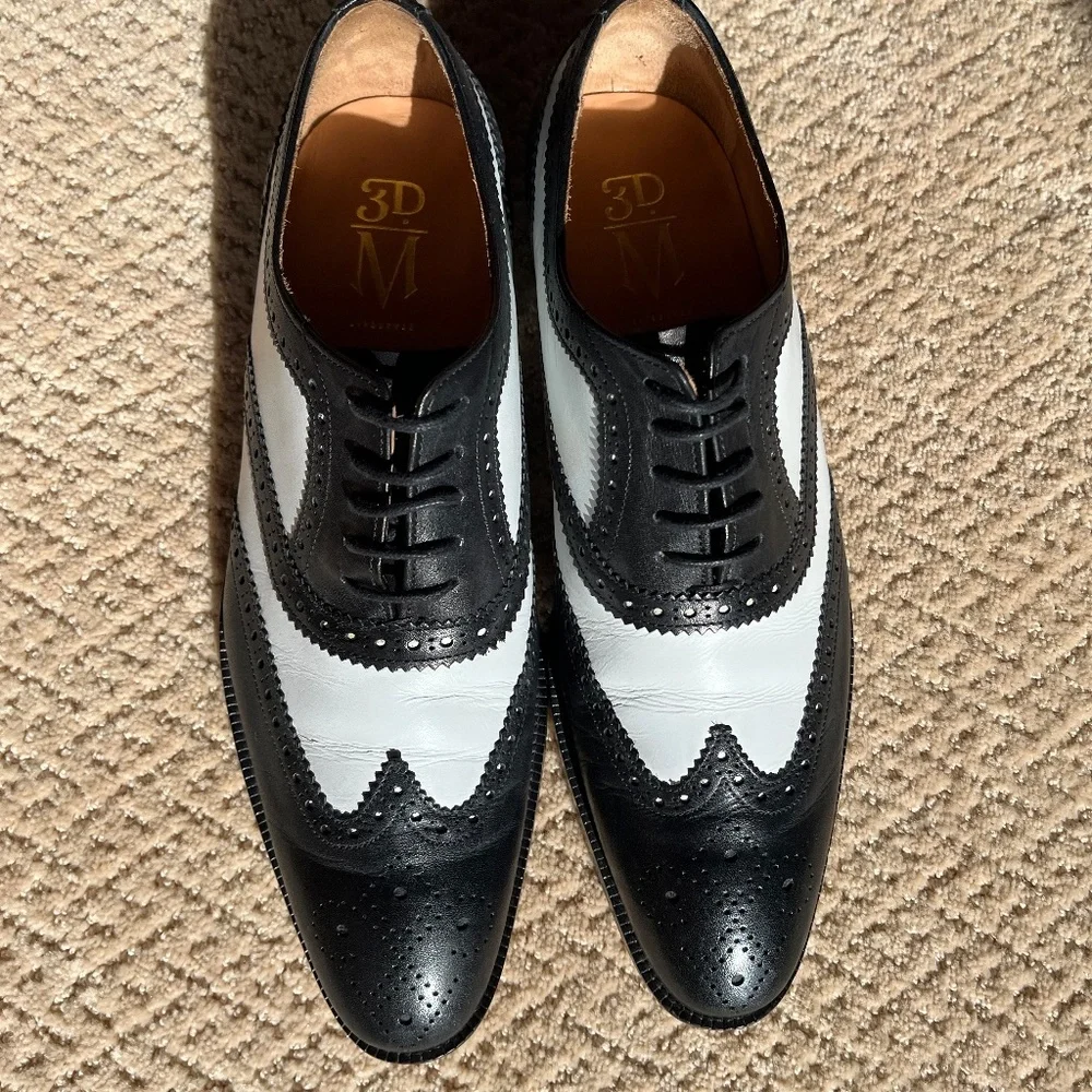 Black & White spectators size 9 1/2